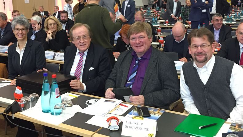 Foto: DSB / Die DSB-Delegation beim DOSB mit v.l. Tanja Frank, Hans Bröer, Gerd Hamm und Lars Bathke.