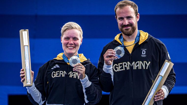 Foto: World Archery / Bei den Olympischen Spielen in Paris 2024 sorgten Michelle Kroppen und Florian Unruh für Silberglanz.