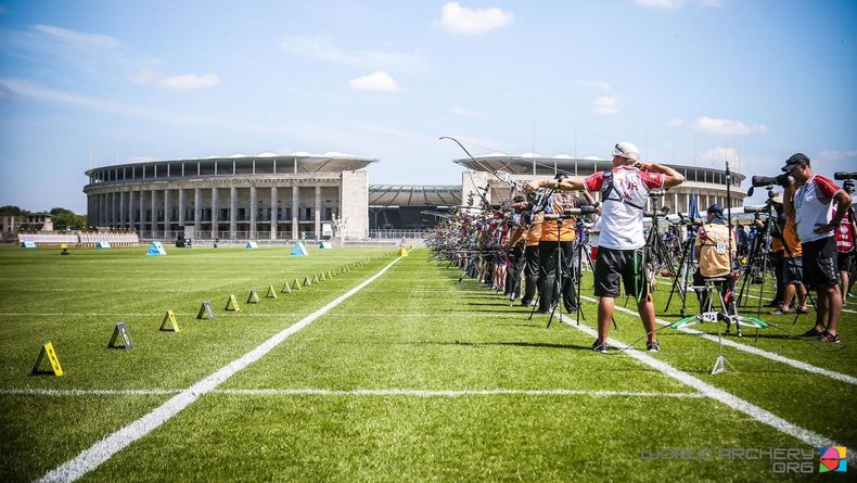 Foto: WA / Immer wieder ein imposanter Anblick: Die Bogenschützen vor dem Olympiastadion.